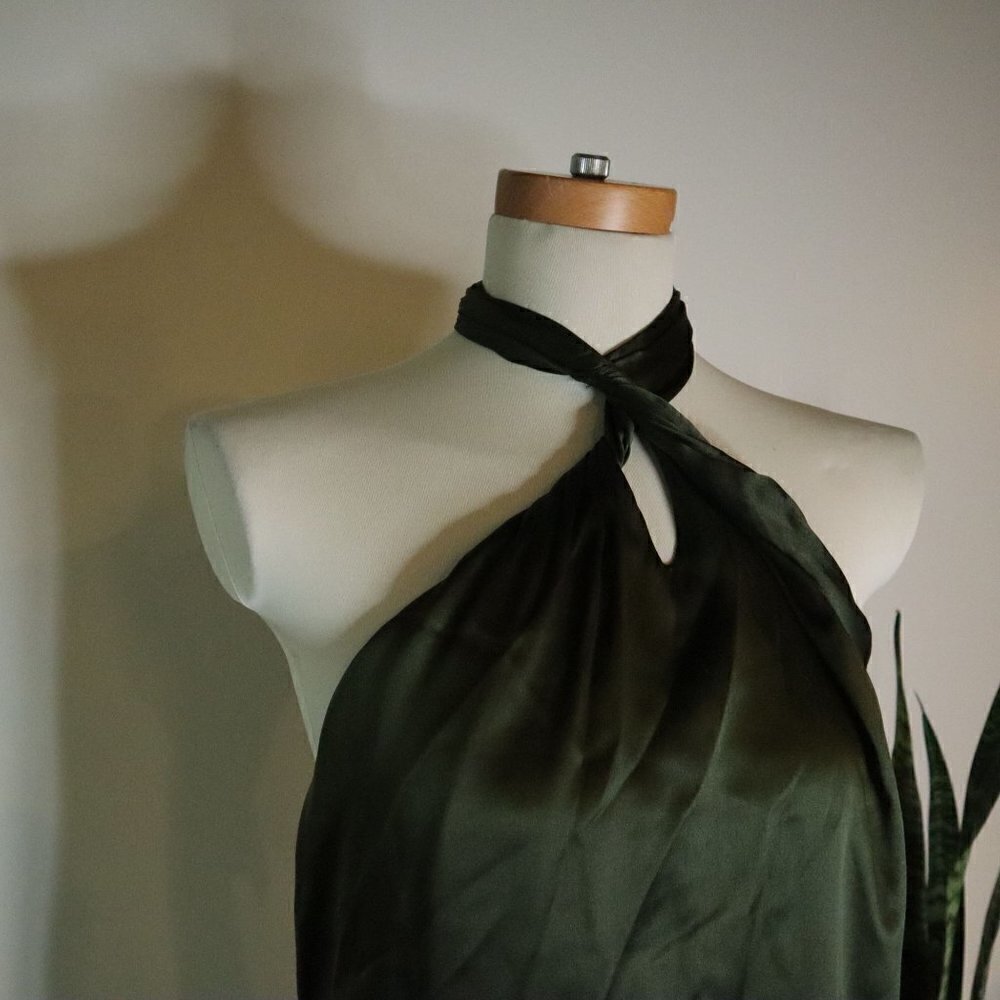 Alice + Olivia Olive Green Keyhole Halter Dress - Picture 3 of 13
